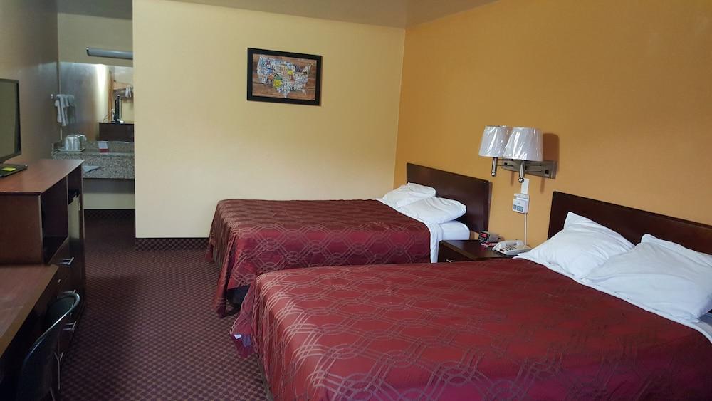 Econo Lodge Near Bluefield College Buitenkant foto