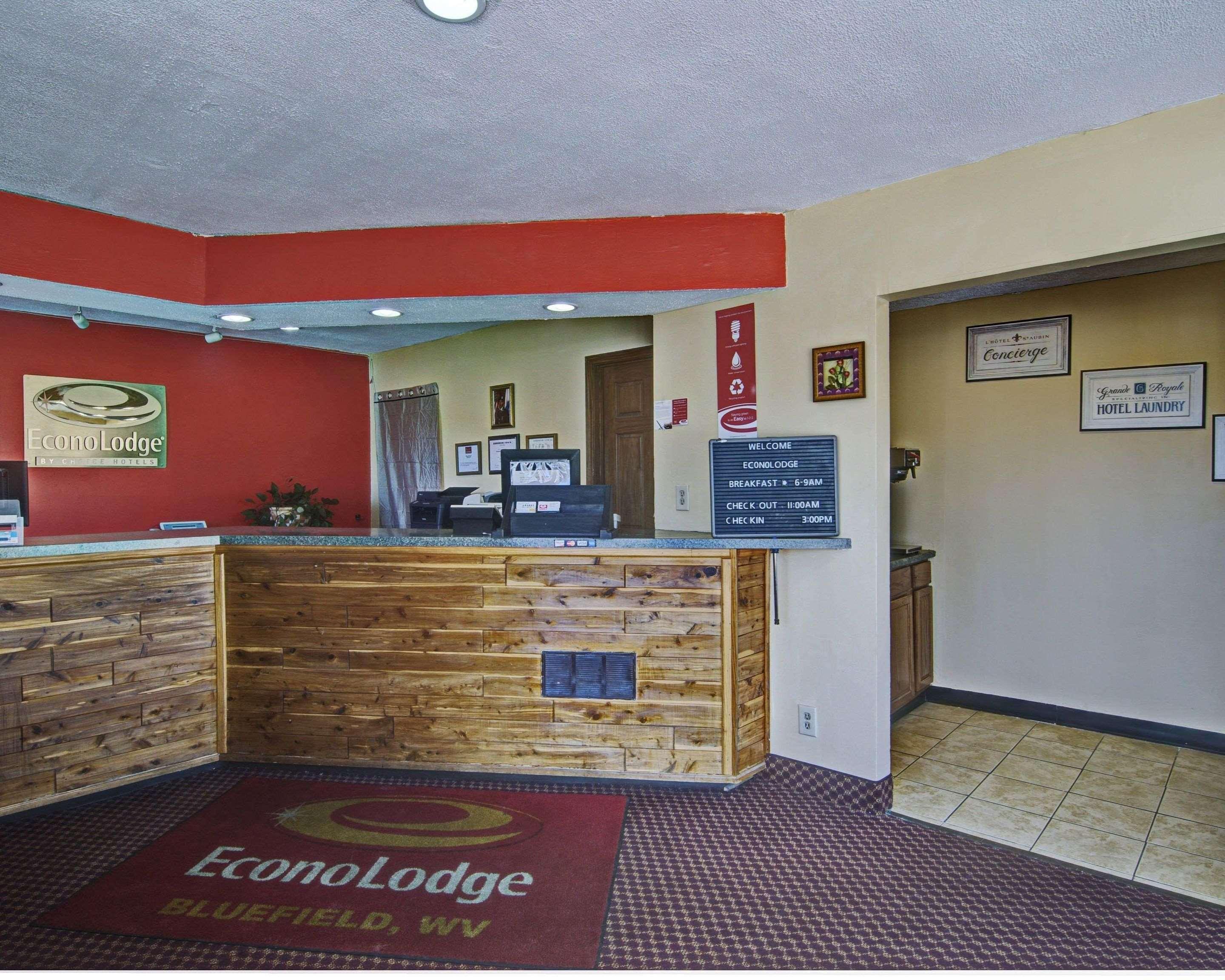 Econo Lodge Near Bluefield College Buitenkant foto