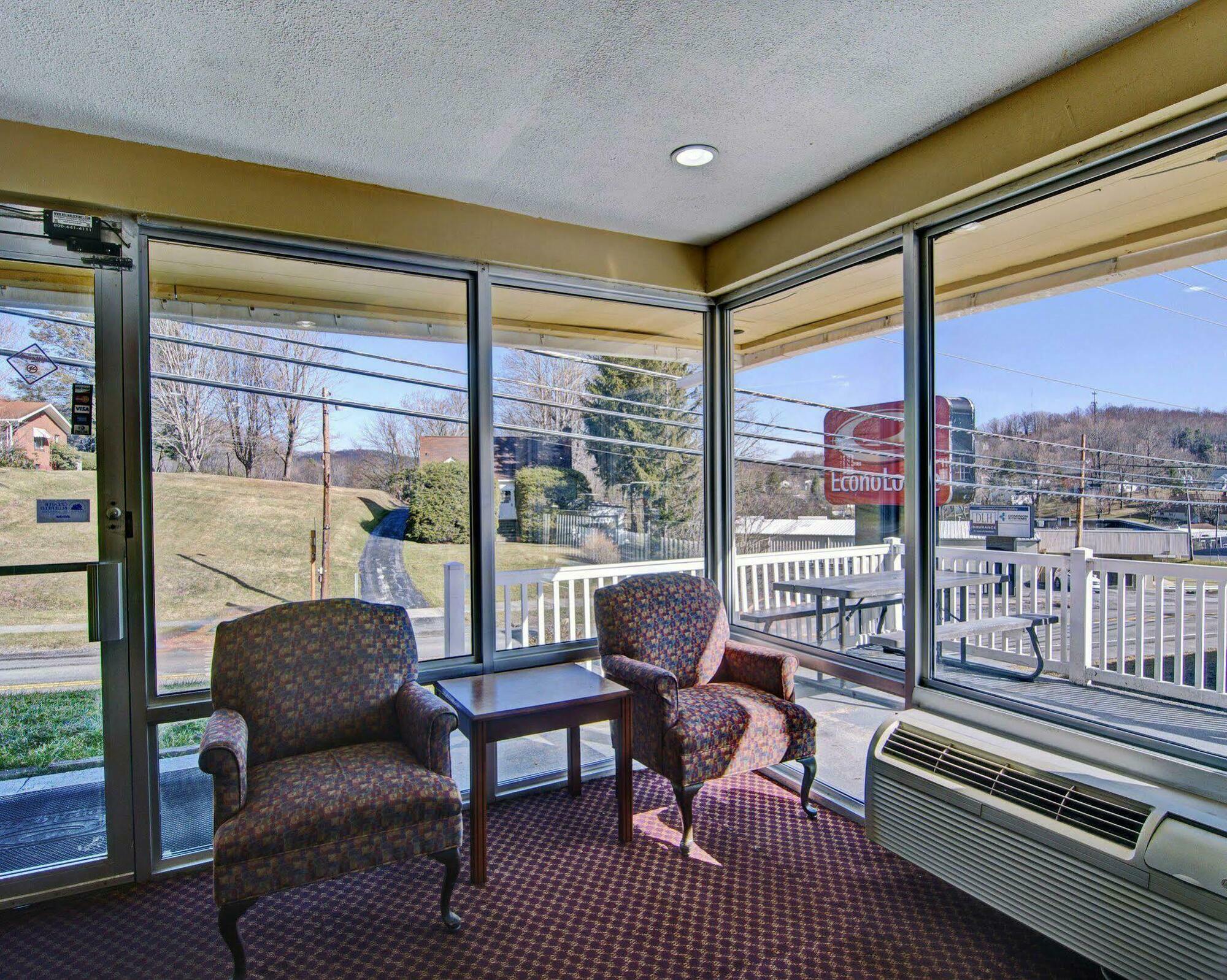 Econo Lodge Near Bluefield College Buitenkant foto